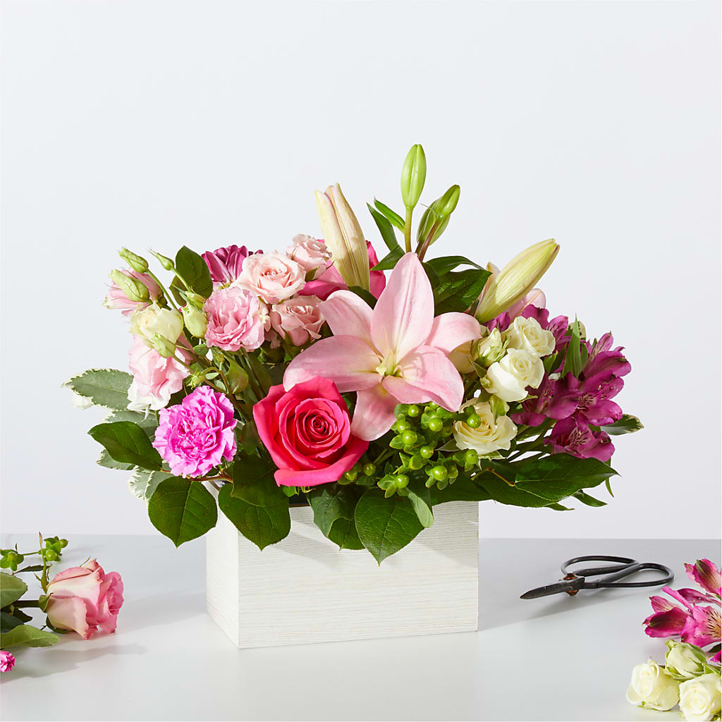 Sweetberry Box – A Florist Original – BRICK HOUSE FLORIST & GIFTS, Staunton IL