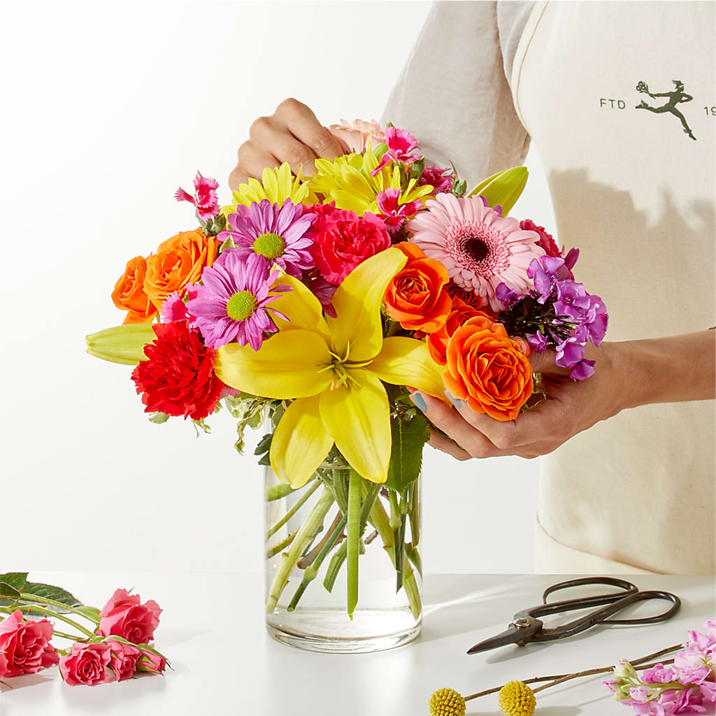Cue the Confetti - A Florist Original – BRICK HOUSE FLORIST & GIFTS, Staunton IL
