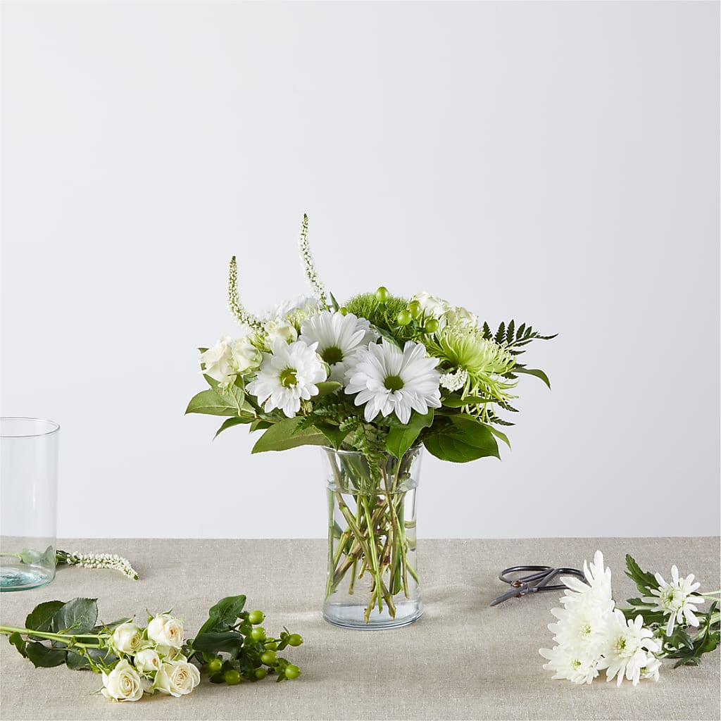 Irish Garden - A Florist Original – BRICK HOUSE FLORIST & GIFTS, Staunton IL