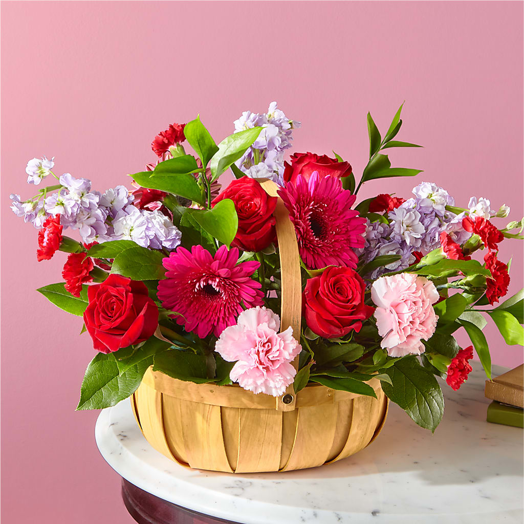 Pink Picnic Basket – BRICK HOUSE FLORIST & GIFTS, Staunton IL