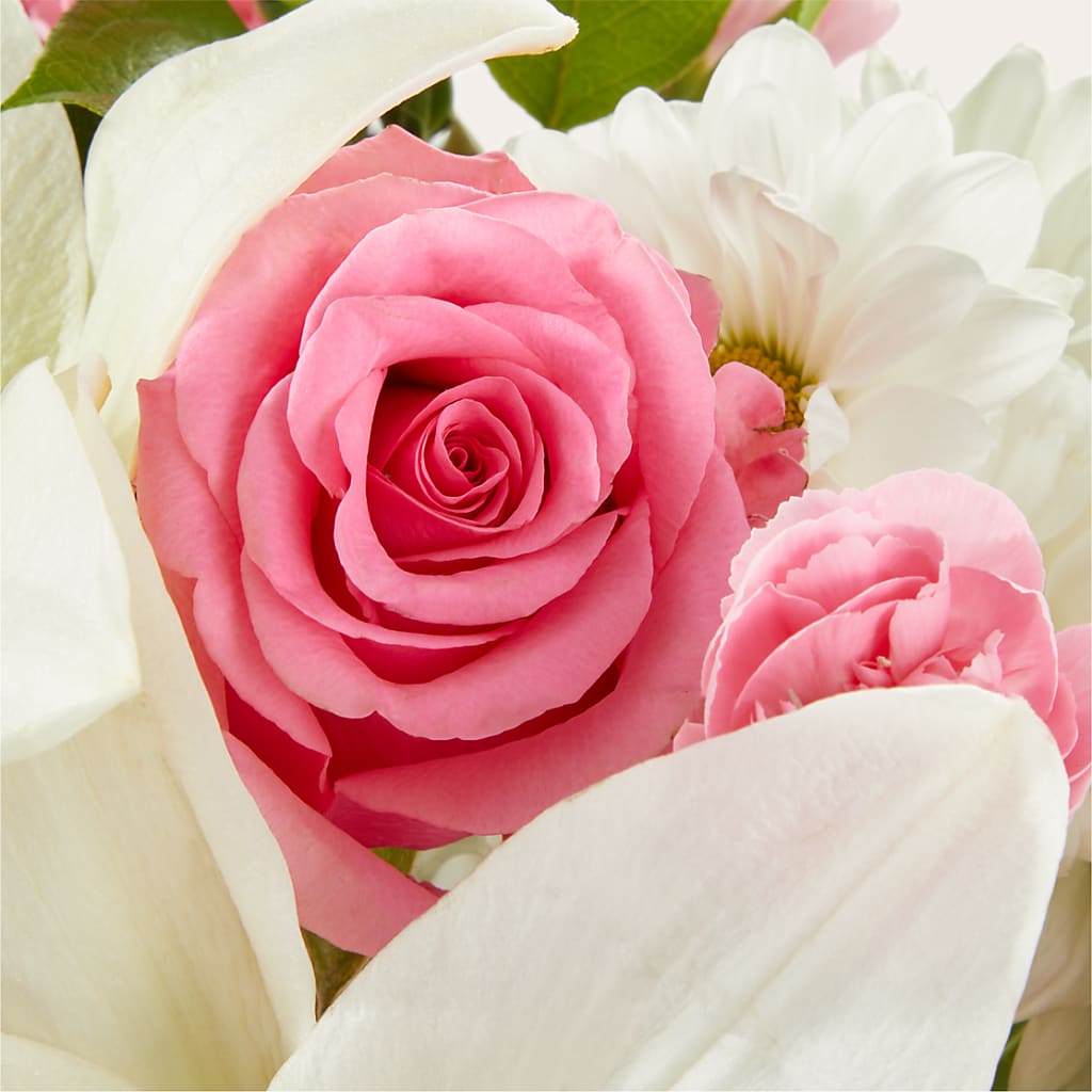 Whispers of Comfort Bouquet – BRICK HOUSE FLORIST & GIFTS, Staunton IL