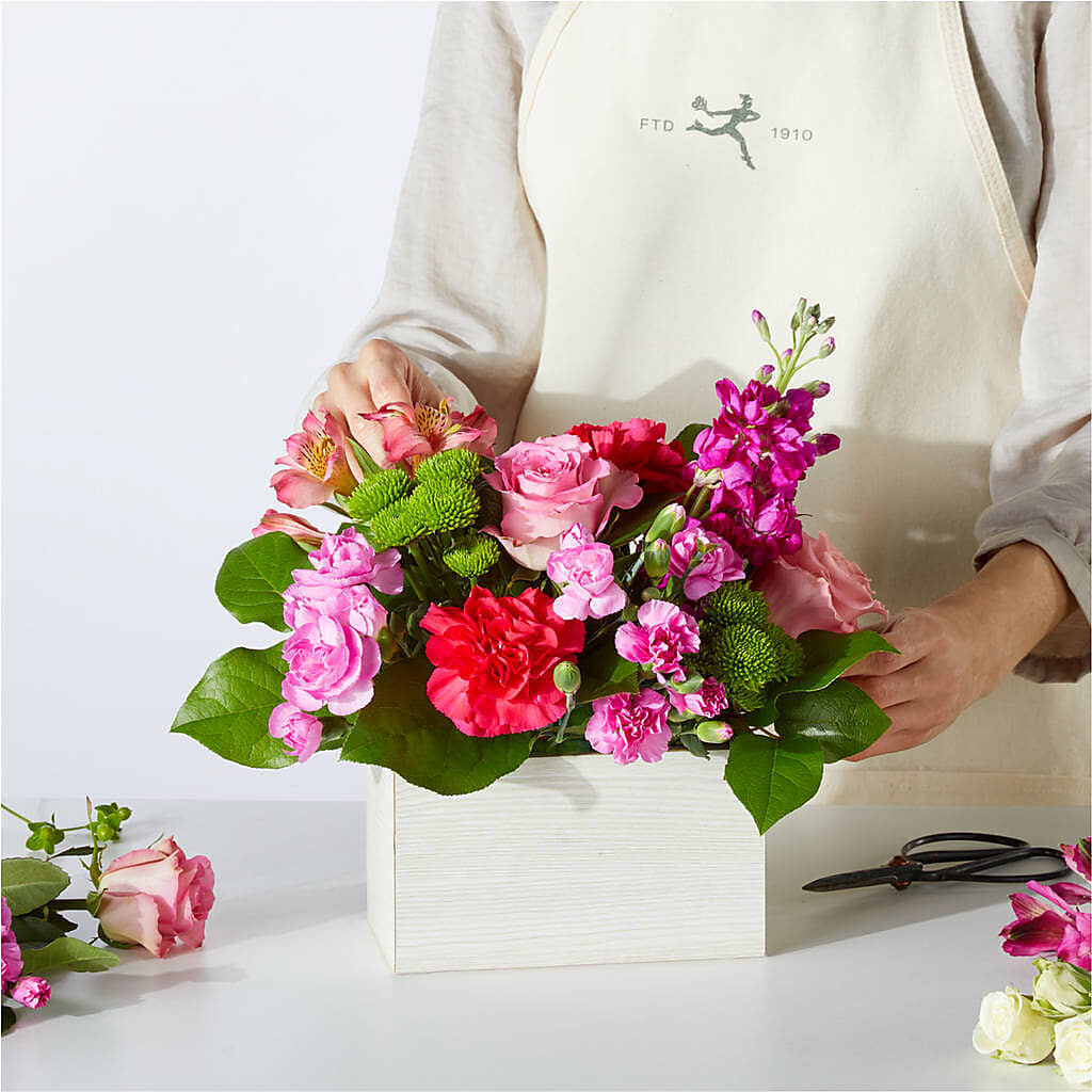 Sweetberry Box – A Florist Original – BRICK HOUSE FLORIST & GIFTS, Staunton IL