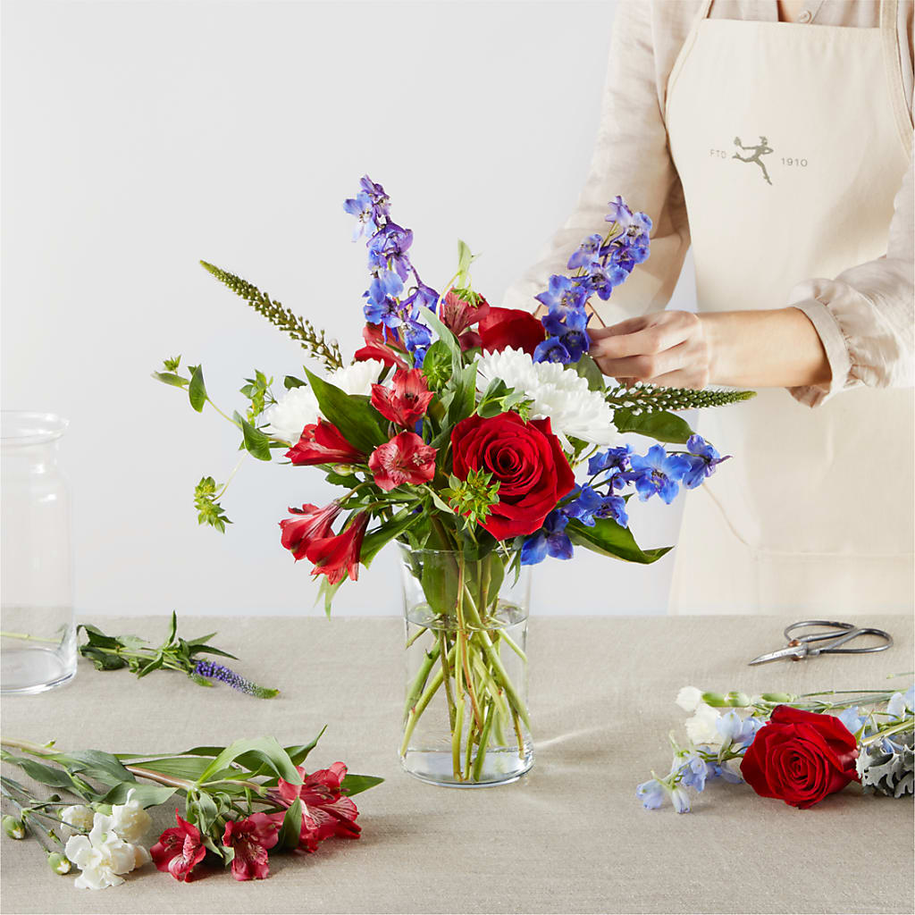 Star Spangled - A Florist Original – BRICK HOUSE FLORIST & GIFTS, Staunton IL