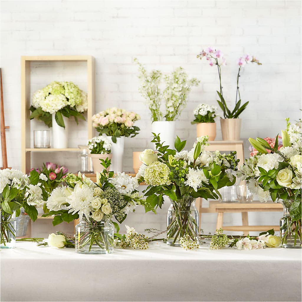 Classic Ivory – A Florist Original – BRICK HOUSE FLORIST & GIFTS, Staunton IL