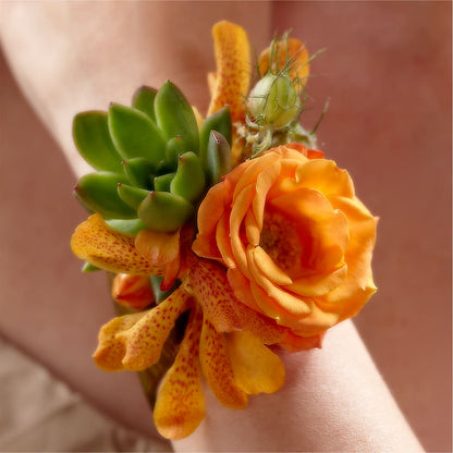 Irresistible Love Wrist Corsage – BRICK HOUSE FLORIST & GIFTS, Staunton IL